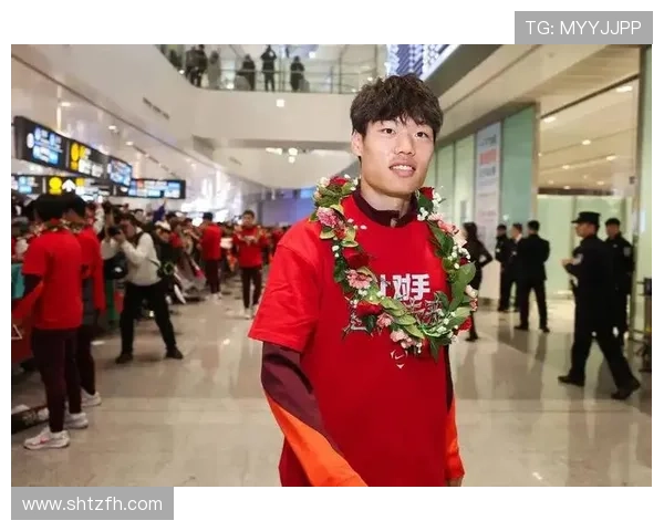 成都蓉城官宣贺一然三年九百万